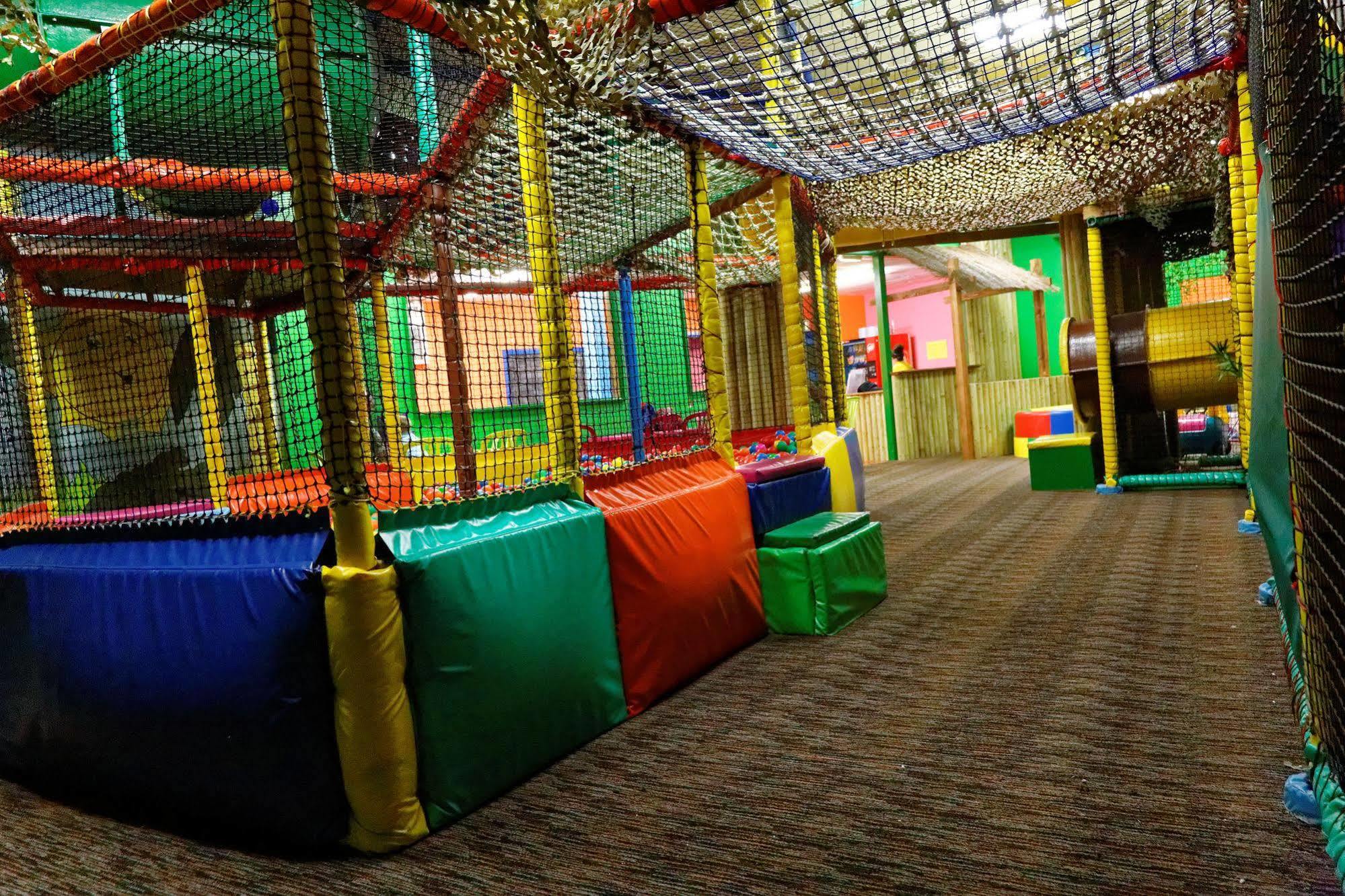 Pontins-Southport Holiday Park מראה חיצוני תמונה